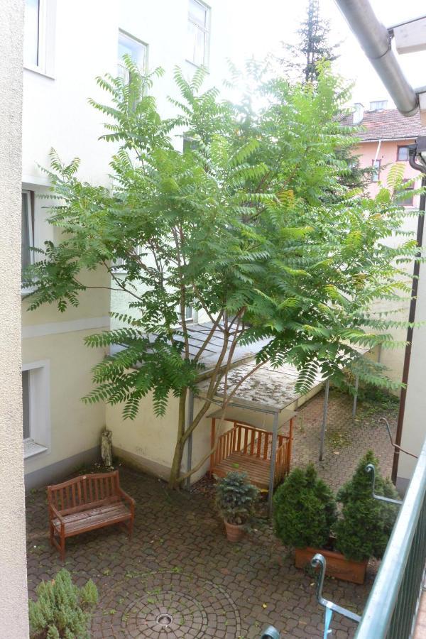 Frühstückspension Adlerhof 2*