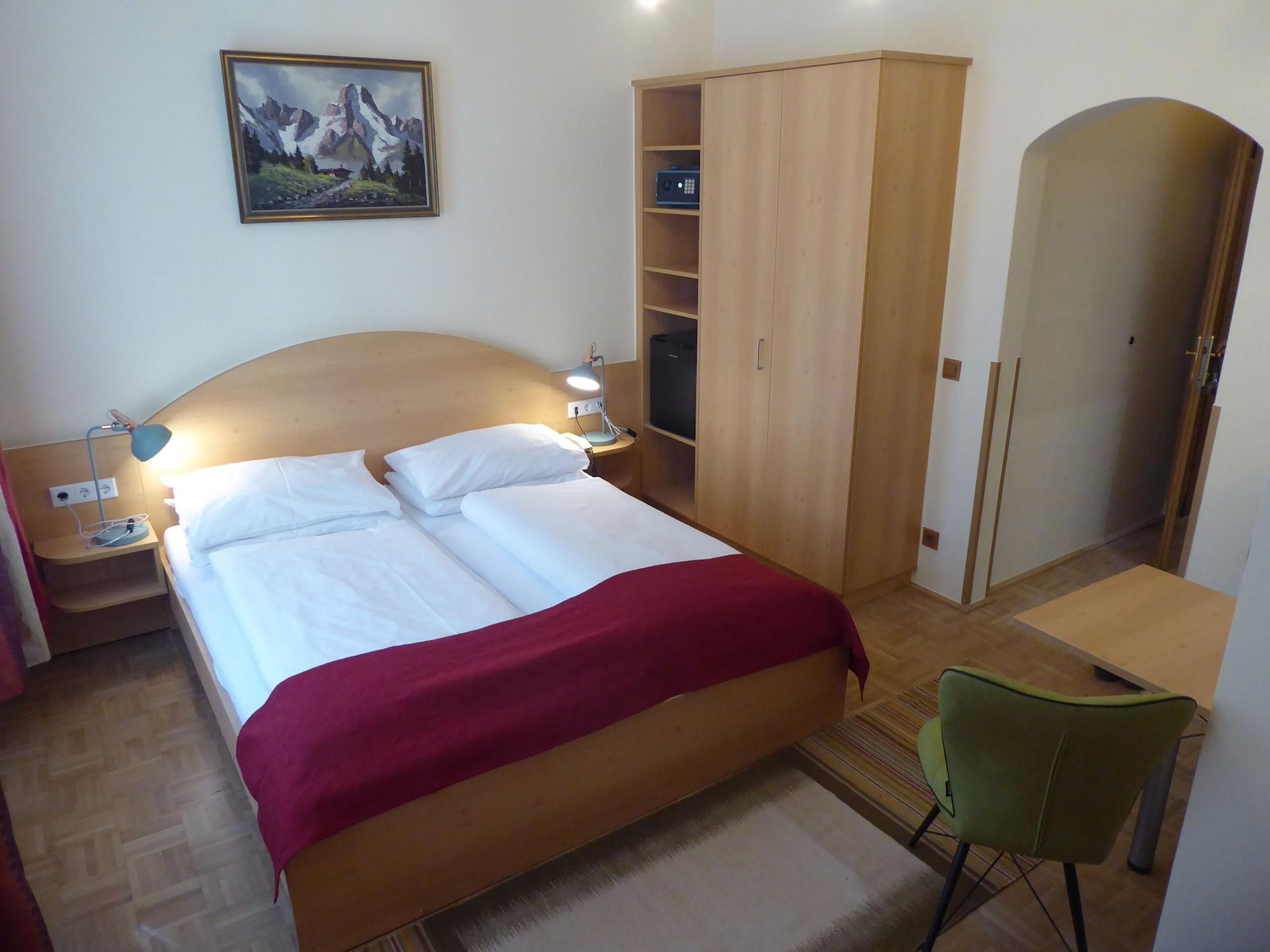 Adlerhof 2*