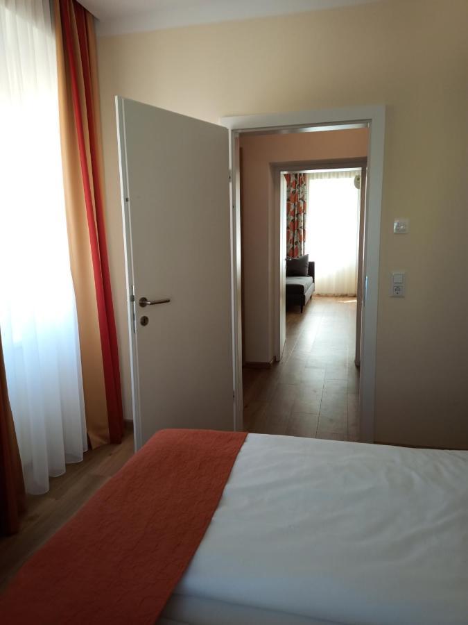 Adlerhof 2*