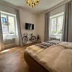 Charmantes Altbau-Apartment In Der Altstadt