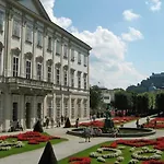 Stilvolle Wohnung Im Herzen Salzburgs