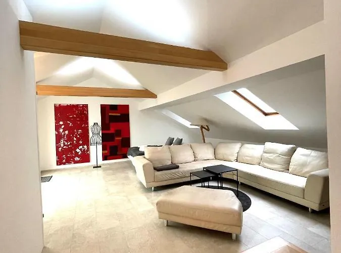 Undertheroof At