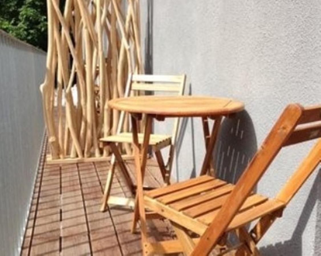 Apartment 4 & 5 *