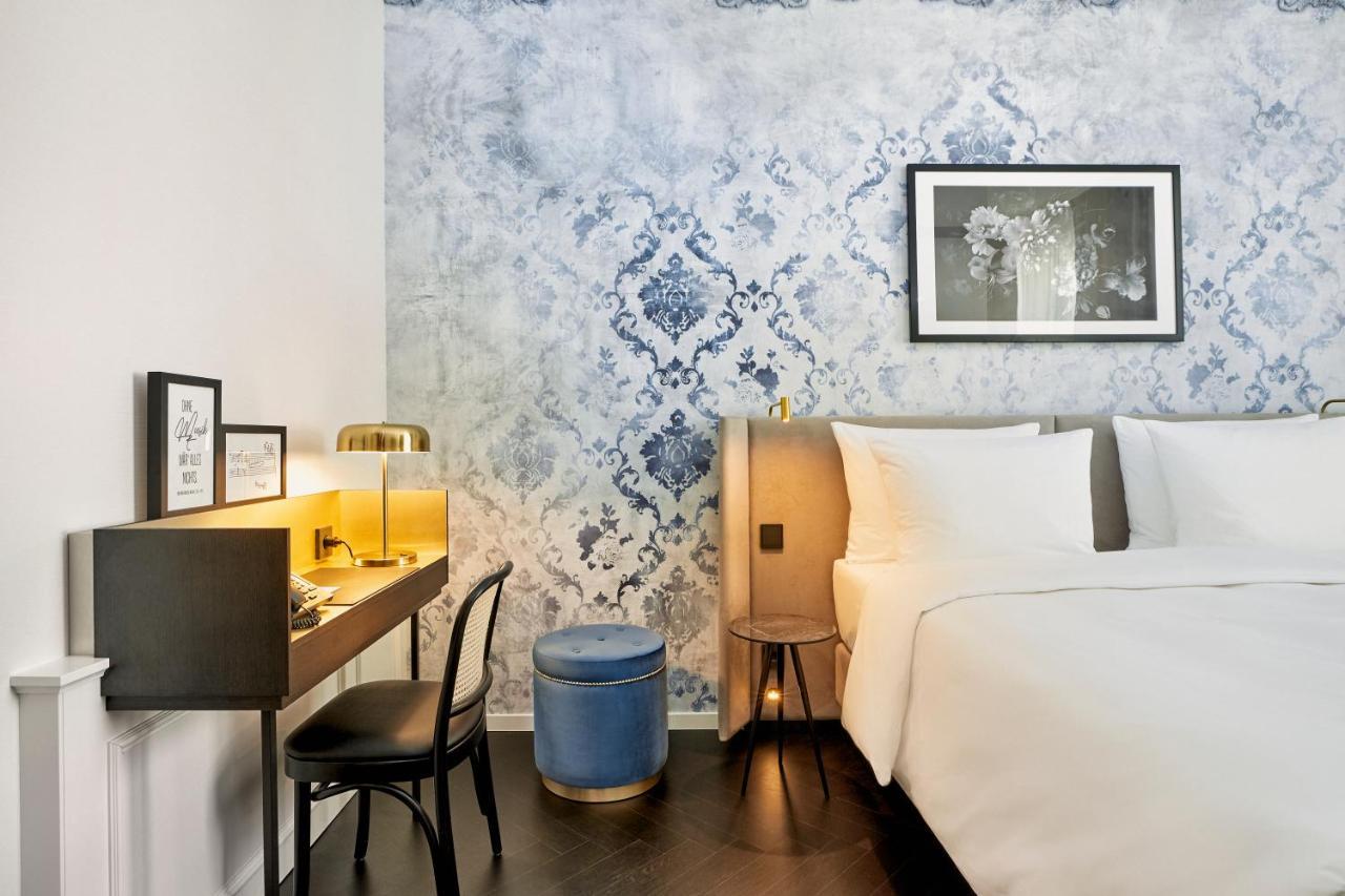Hyperion Hotel