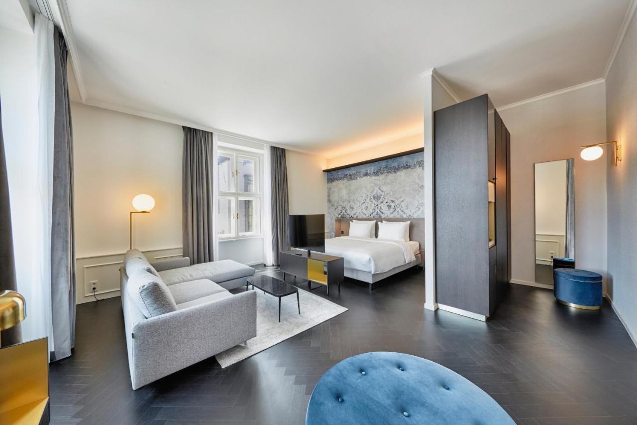Hyperion Hotel