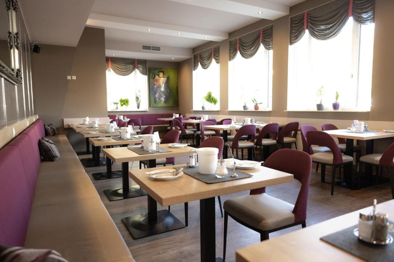 Junior By Max 70 Guest house 3*