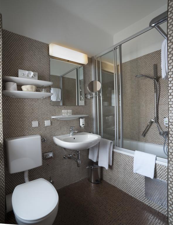 Vier Jahreszeiten Hotel 4*