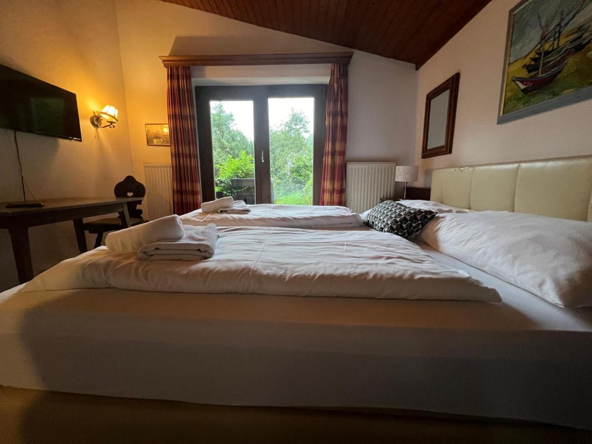Familienappartement Mit Balkon