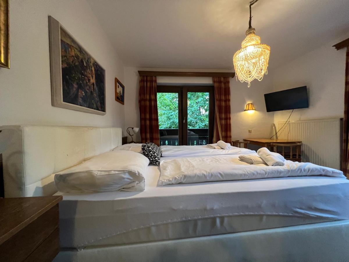 Familienappartement Mit Balkon Apartment