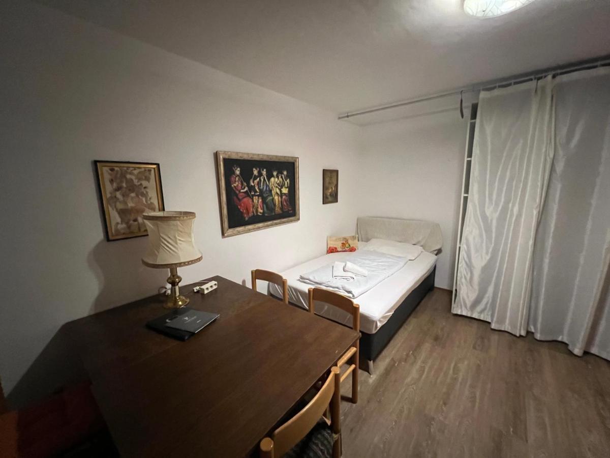 Familienappartement Mit Balkon Apartment