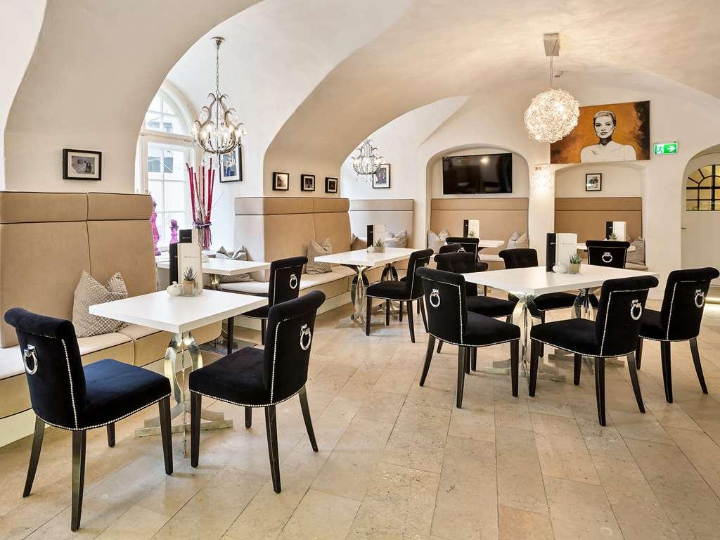 Hotel Radisson Blu Altstadt.
