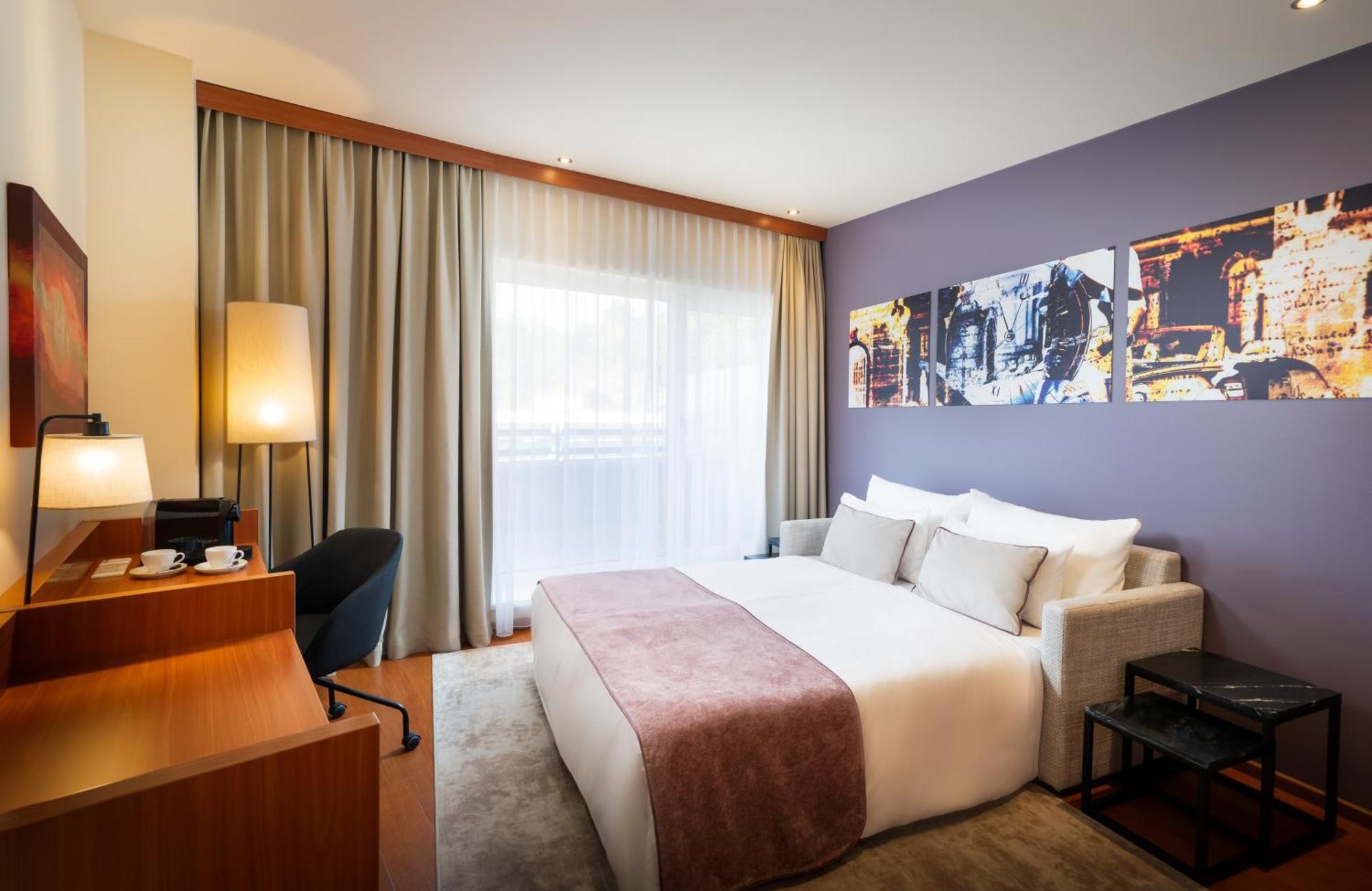 Leonardo Center 3*