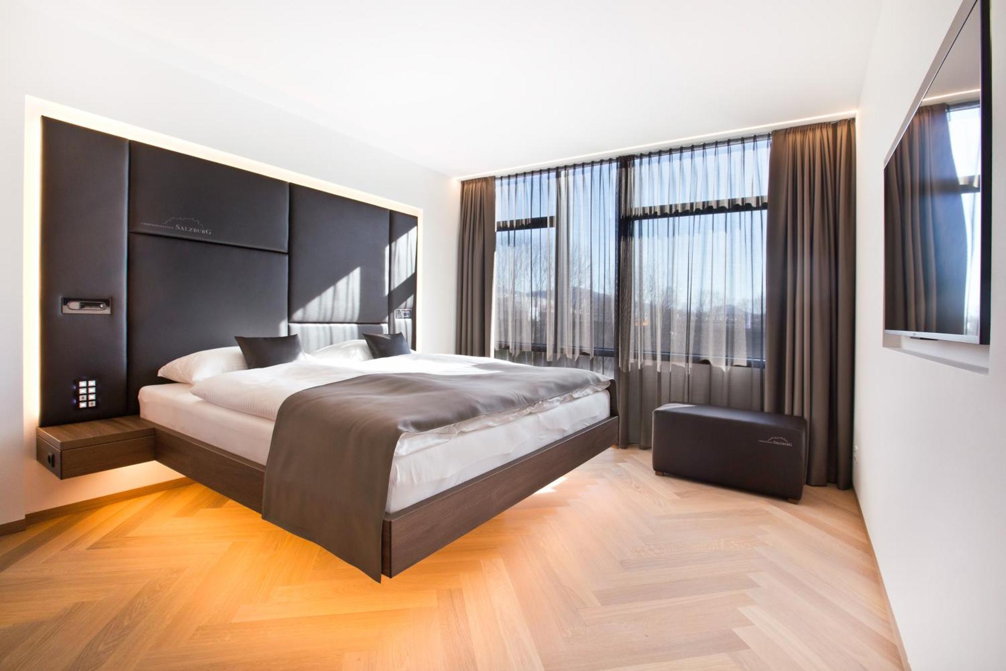 Cool Mama Hotel *