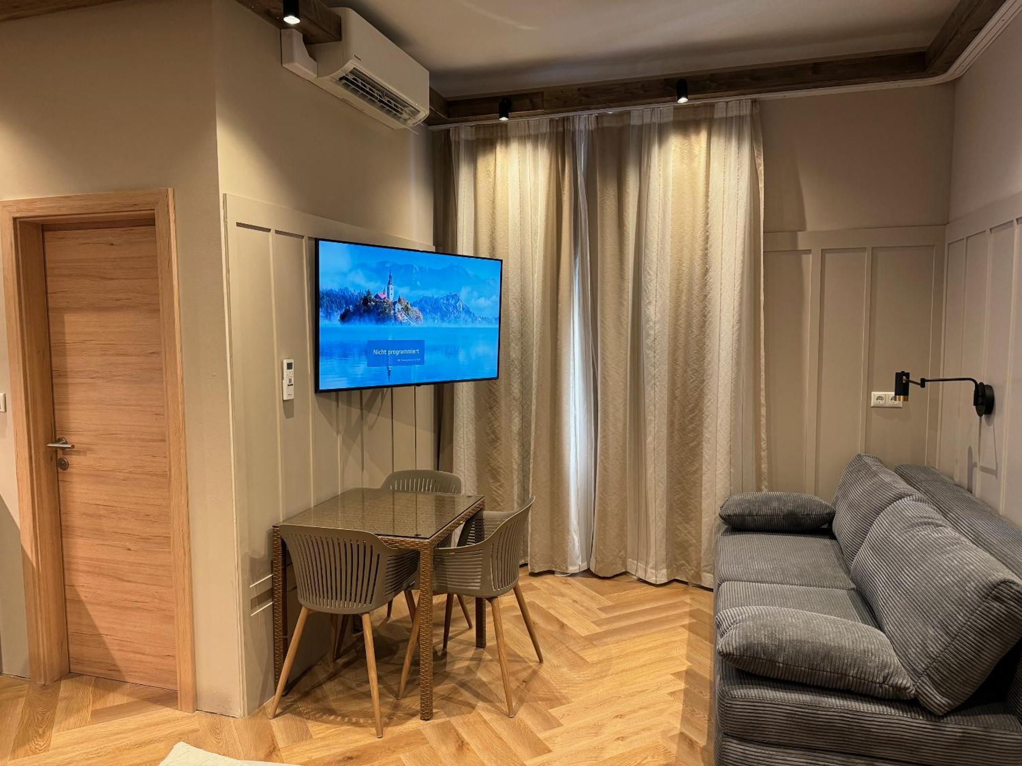 Apartment Book-a-room 34