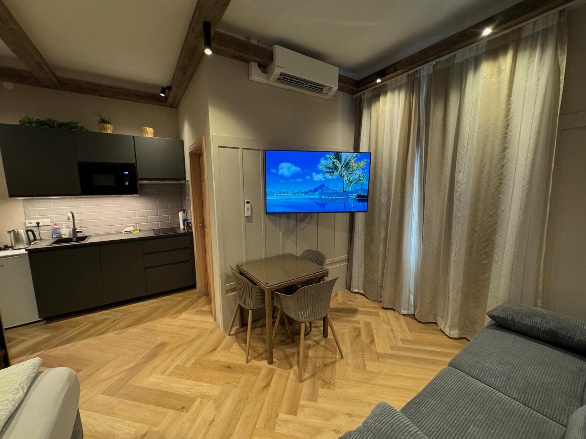 Apartment Book-a-room 34