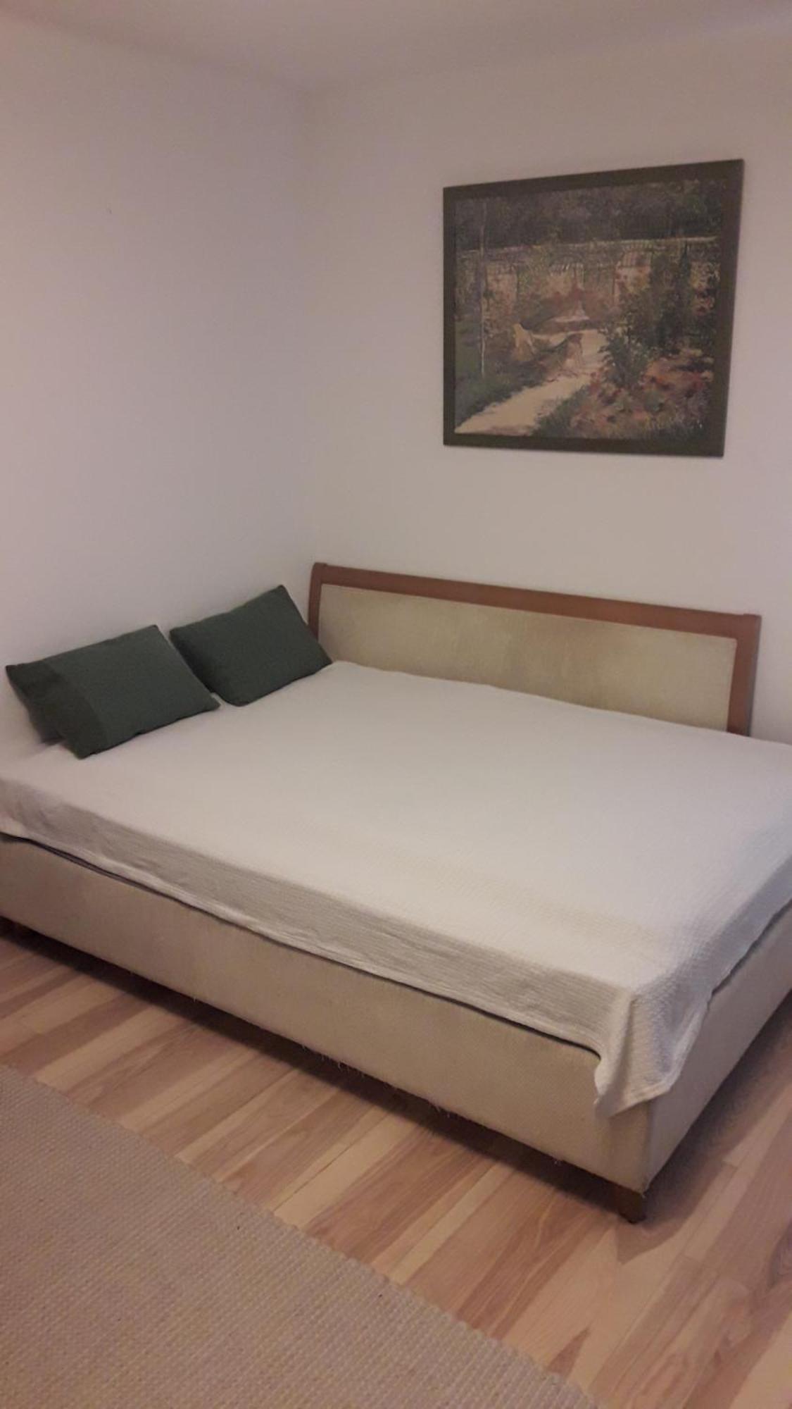 Sarastro Apartment *