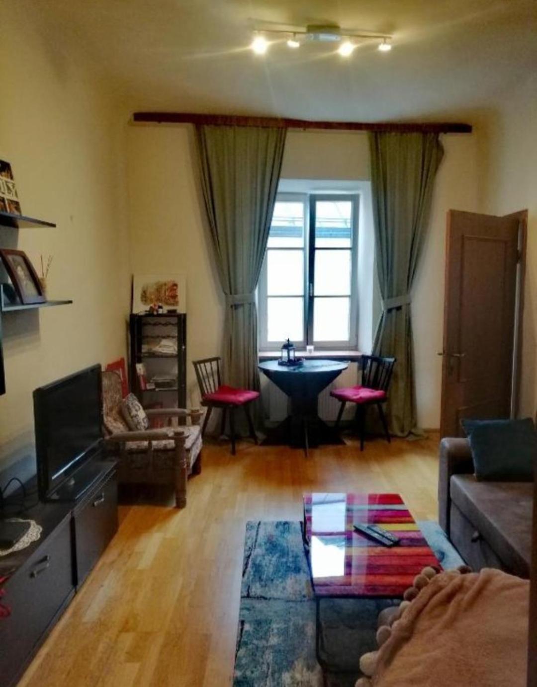 Center Old Town Apartment *