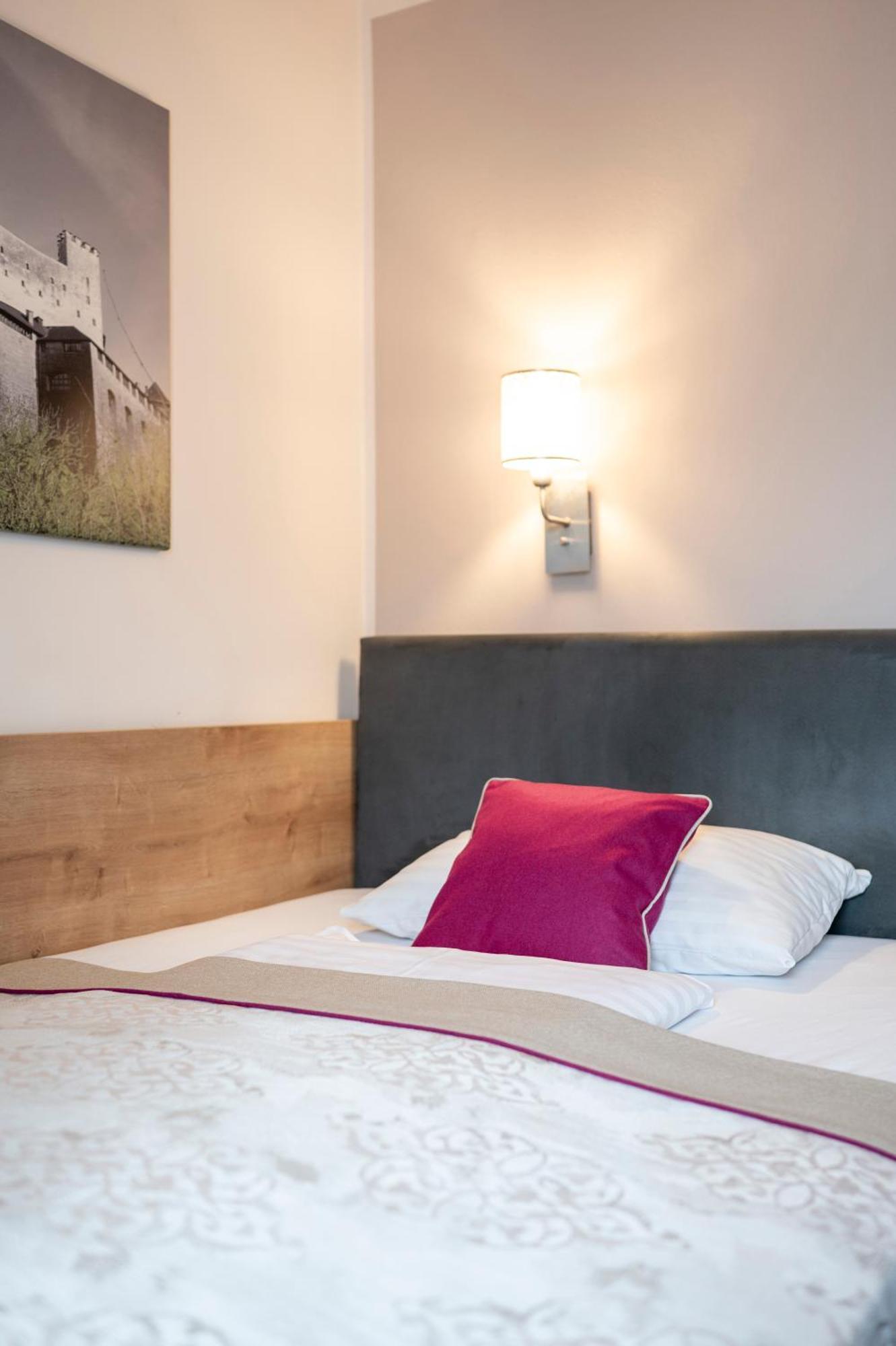 Guest house Junior By Max 70 3*