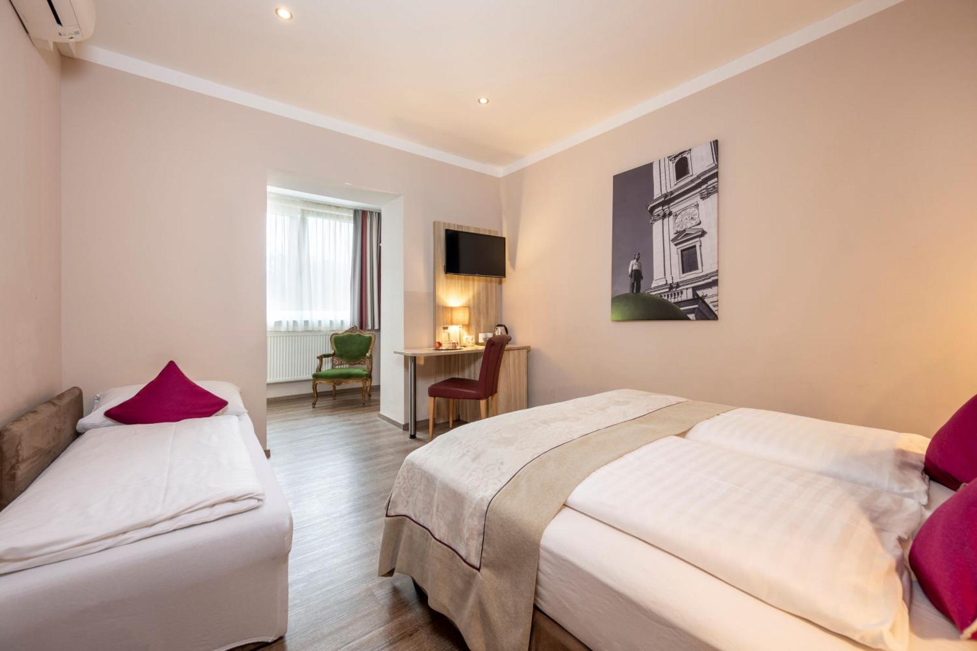 Junior By Max 70 Guest house