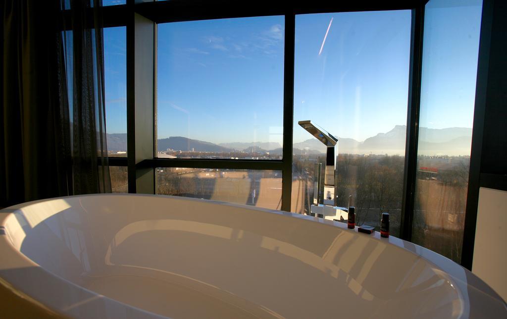Cool Mama Hotel *