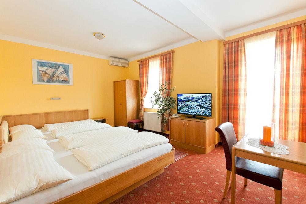 Junior By Max 70 Guest house