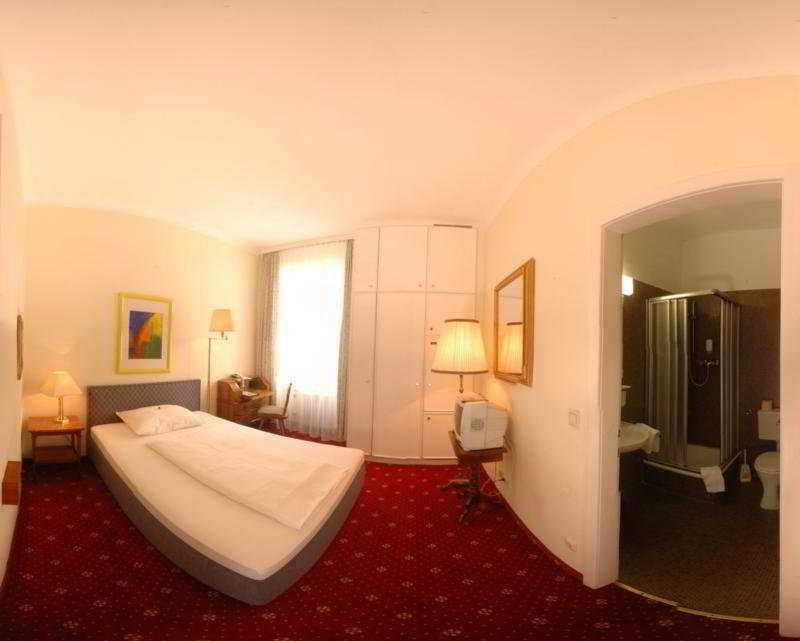 Vier Jahreszeiten Hotel