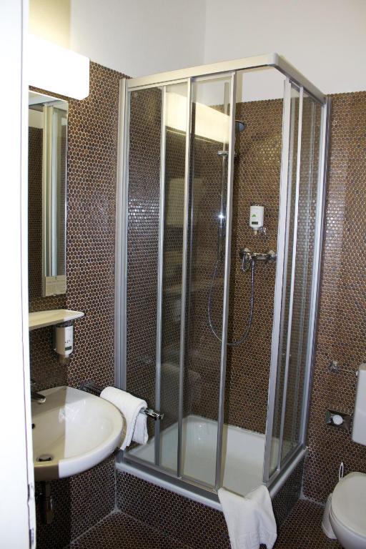 Vier Jahreszeiten Hotel 4*