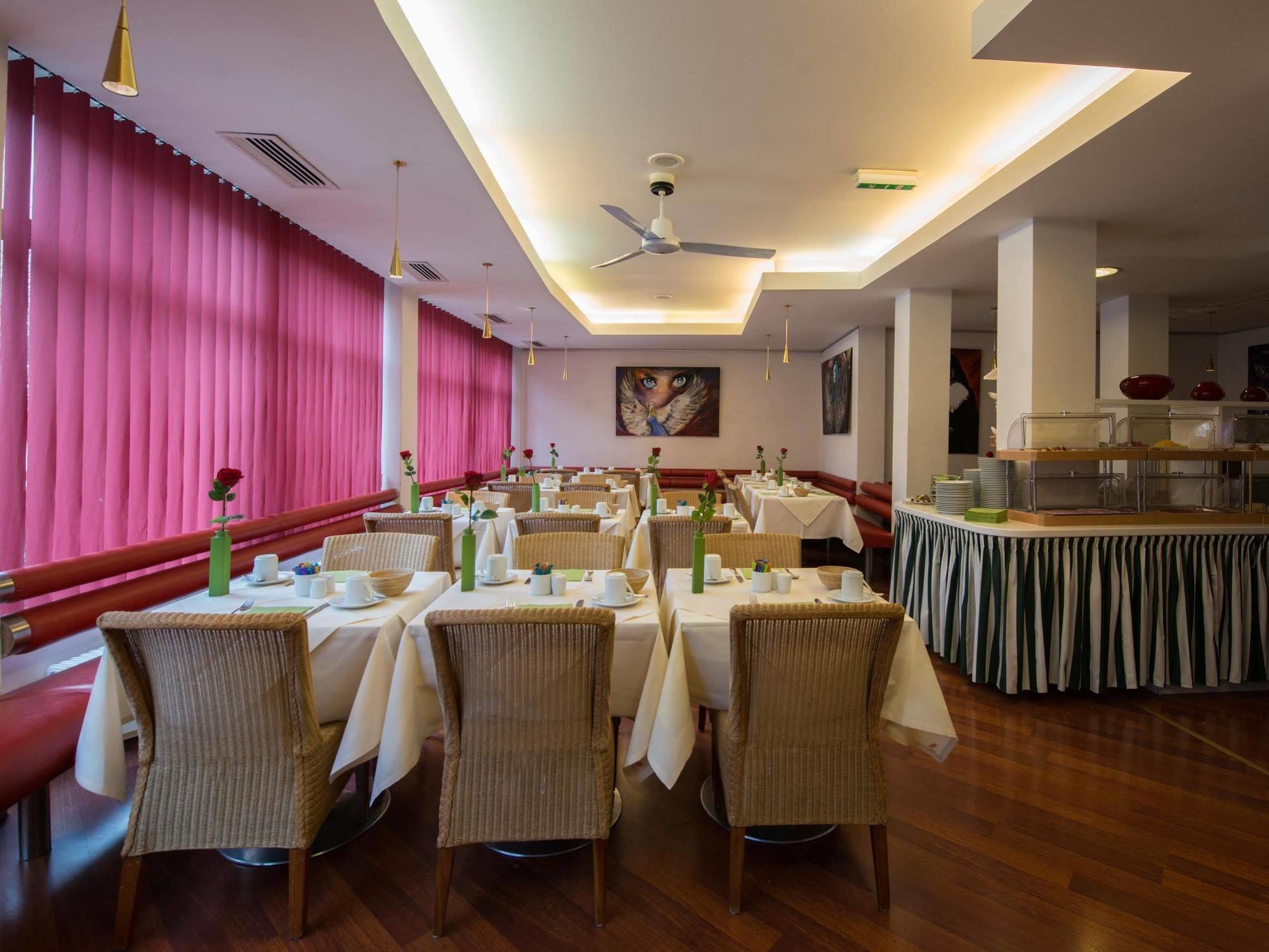 Am Neutor Zentrum 4*