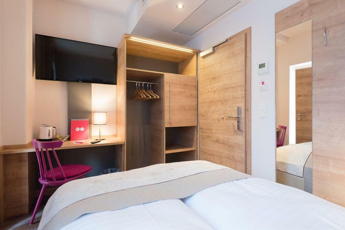 Guest house Junior By Max 70 3*