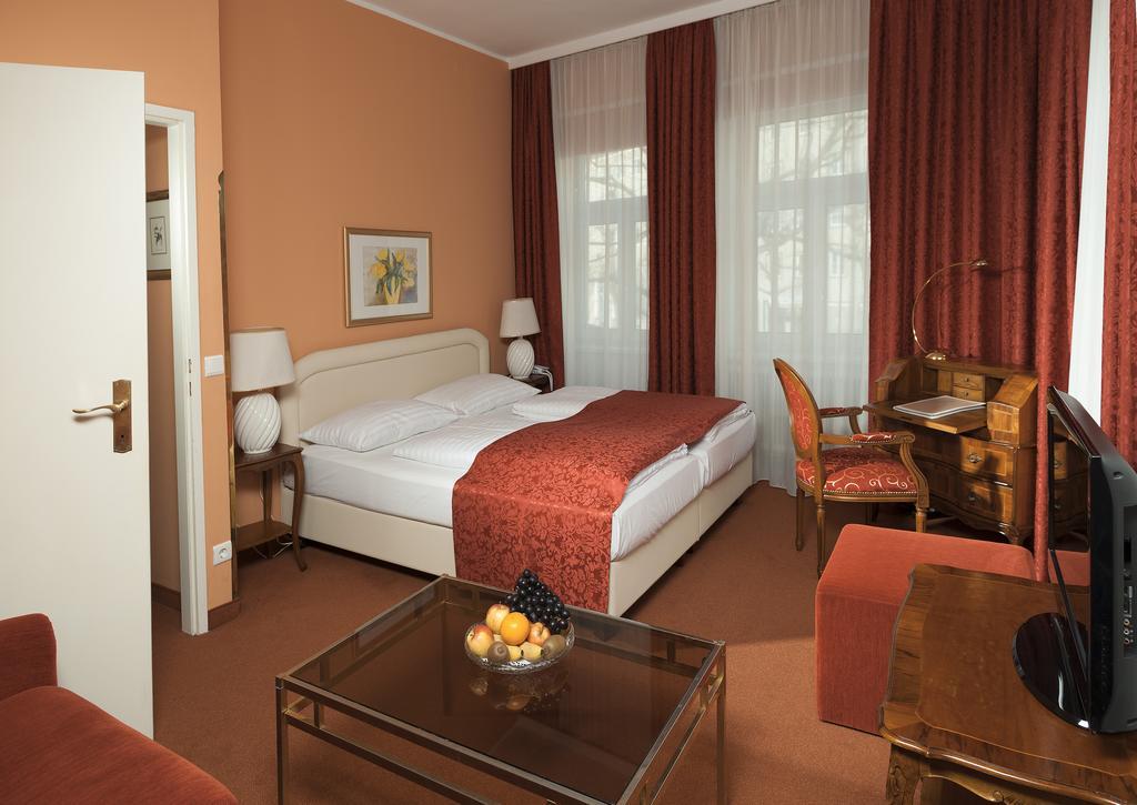 Vier Jahreszeiten Hotel