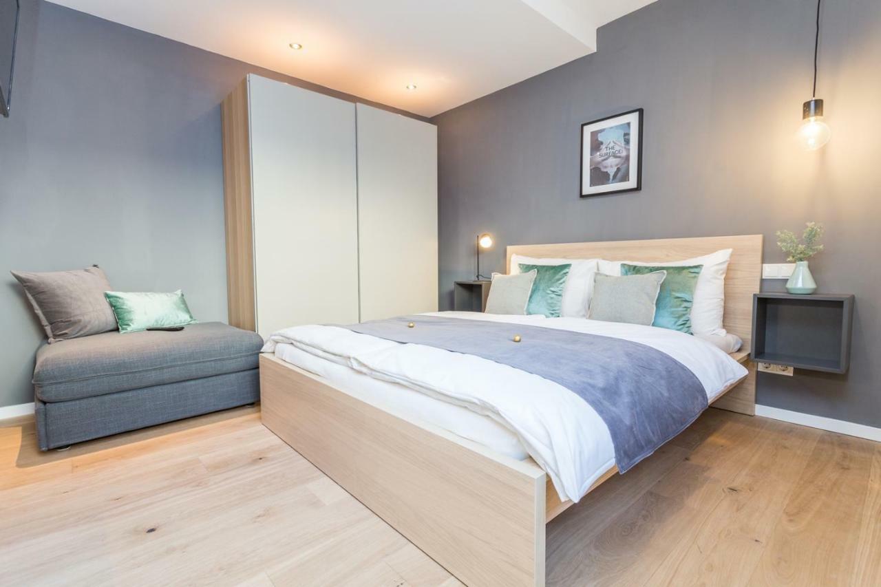 Apartment 4 & 5 *