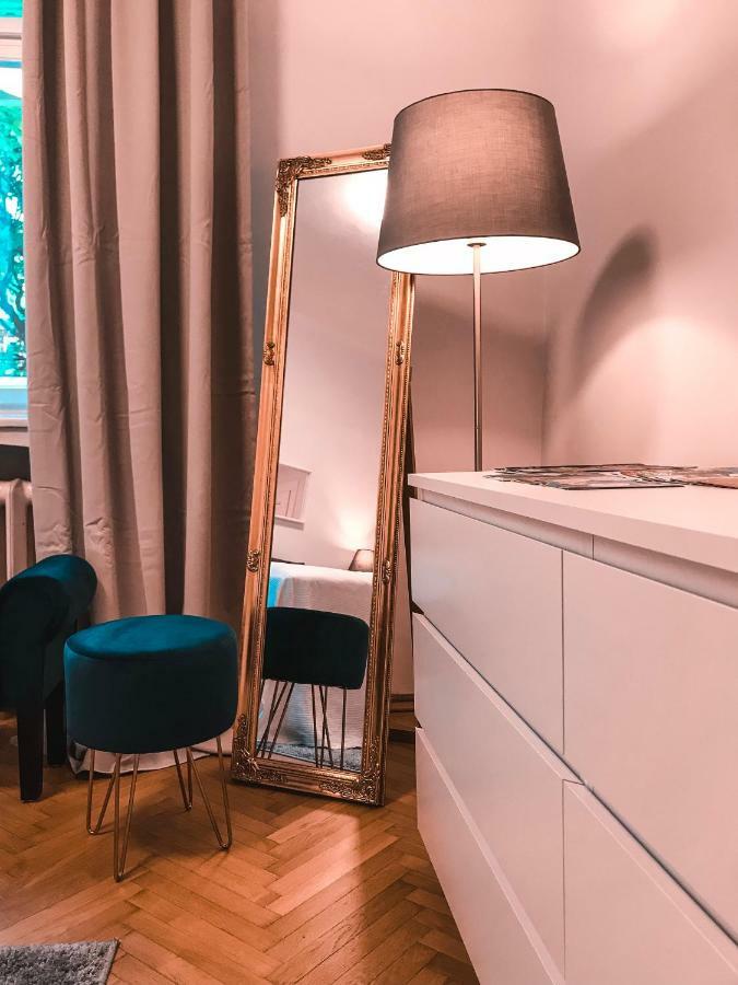 Luxury Only For Business Travel Apartment