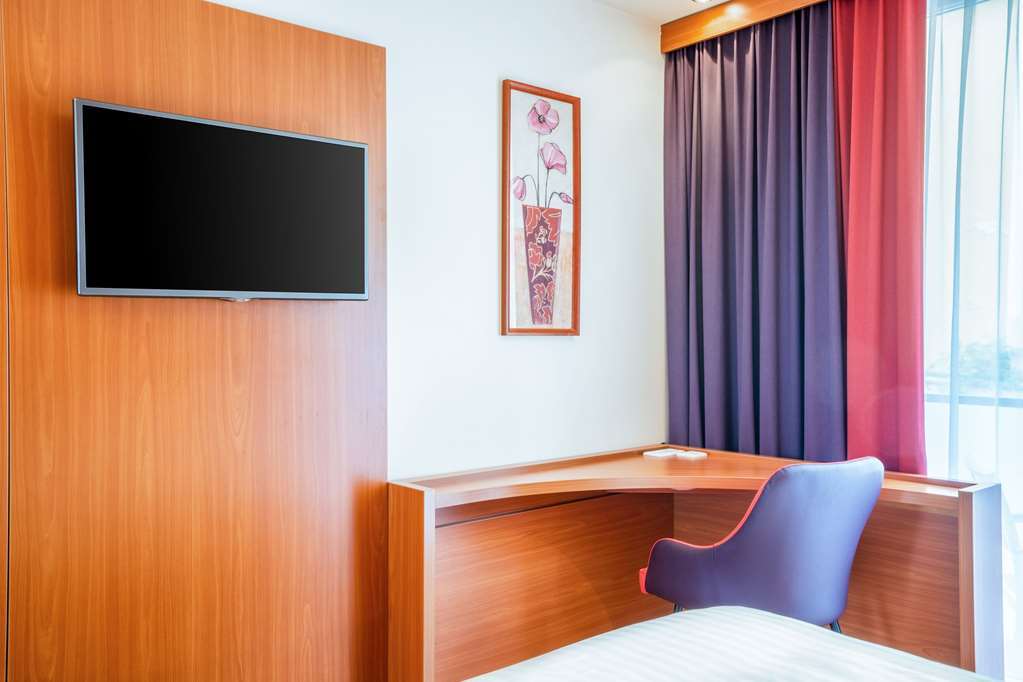 Leonardo Center Hotel