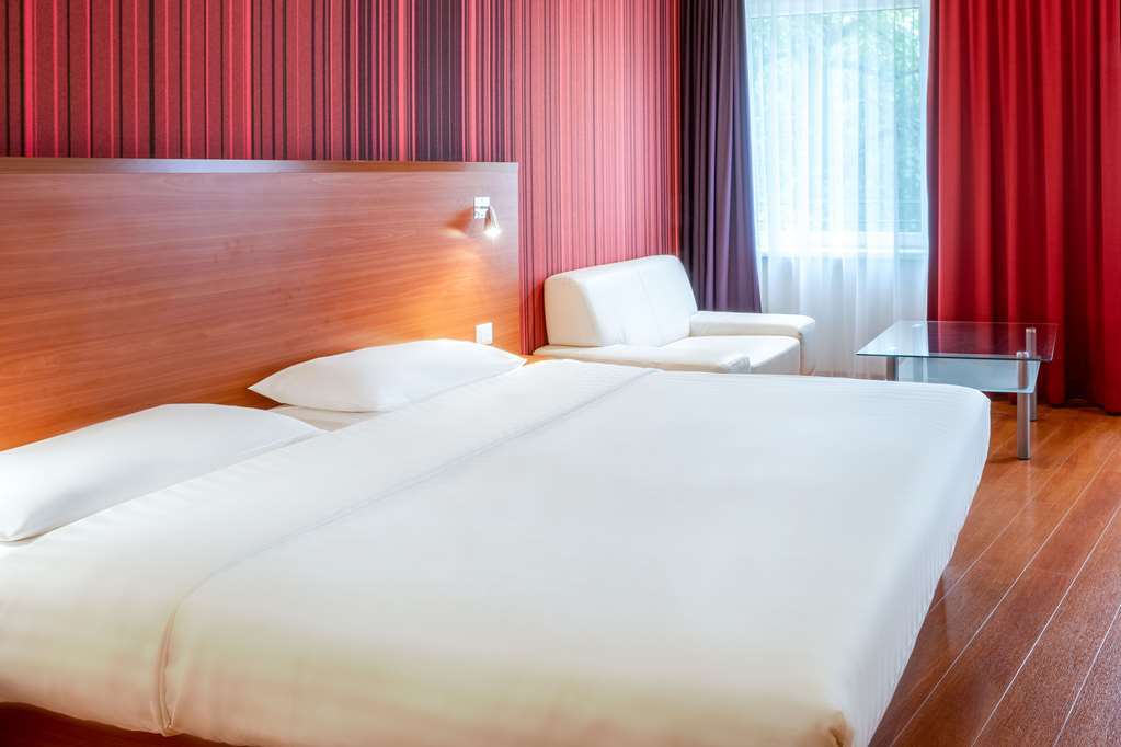 Leonardo Center 3*