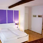 One-Room \