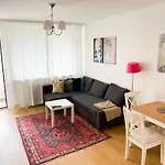 Lovely New Apartment, Central, Free Parking