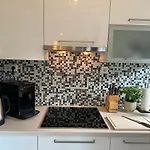 Cozy Room Apartment Nearmaintrainstation