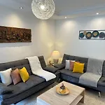 Cozy Room Apartment Nearmaintrainstation