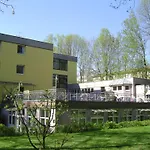 Eduard-Heinrich-Haus, Hostel