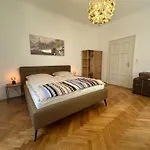 Charmantes Altbau-Apartment In Der Altstadt