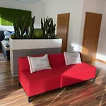 „1. Salzburg Work & Sleep Luxury Apartment“ Fuer Arbeiten & Wohnen !