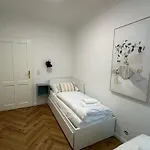 Morand I Apartments