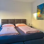Modern Apartment - Perfectly Located