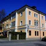 Yoho - International Youth Hostel