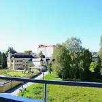 Bright And Cozy Apartment In A Quiet Area - Free Parking, Central