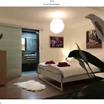 Pixi Apartment