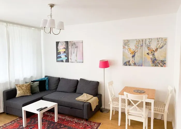 Lovely New Apartment, Central, Free Parking