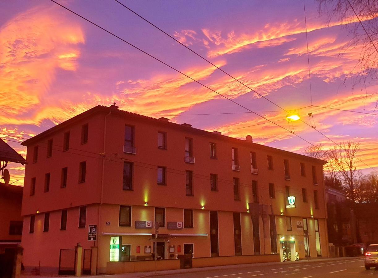 Via Roma Hotel 4*