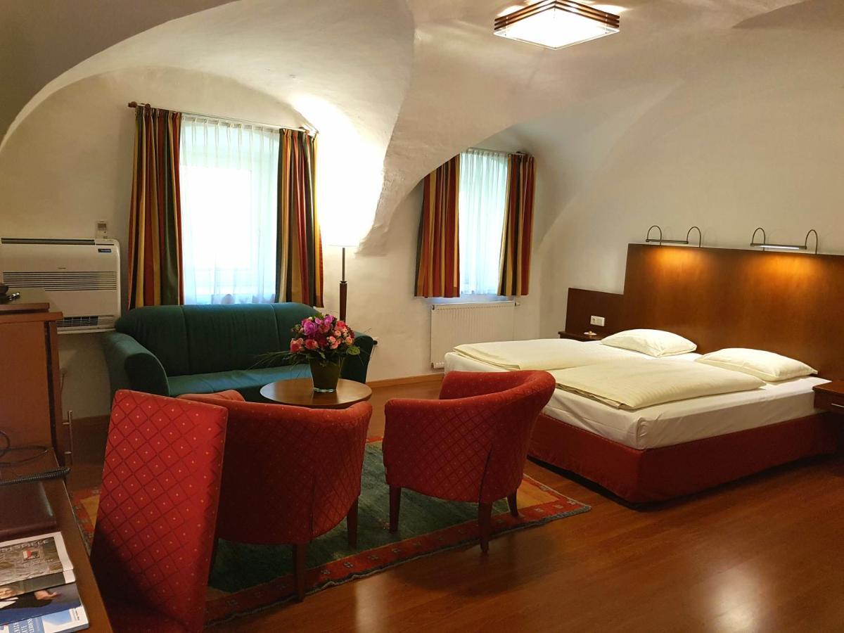 Via Roma Hotel 4*
