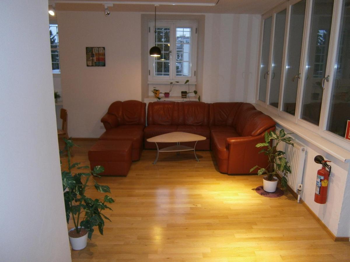 Institut St.sebastian Hostel *